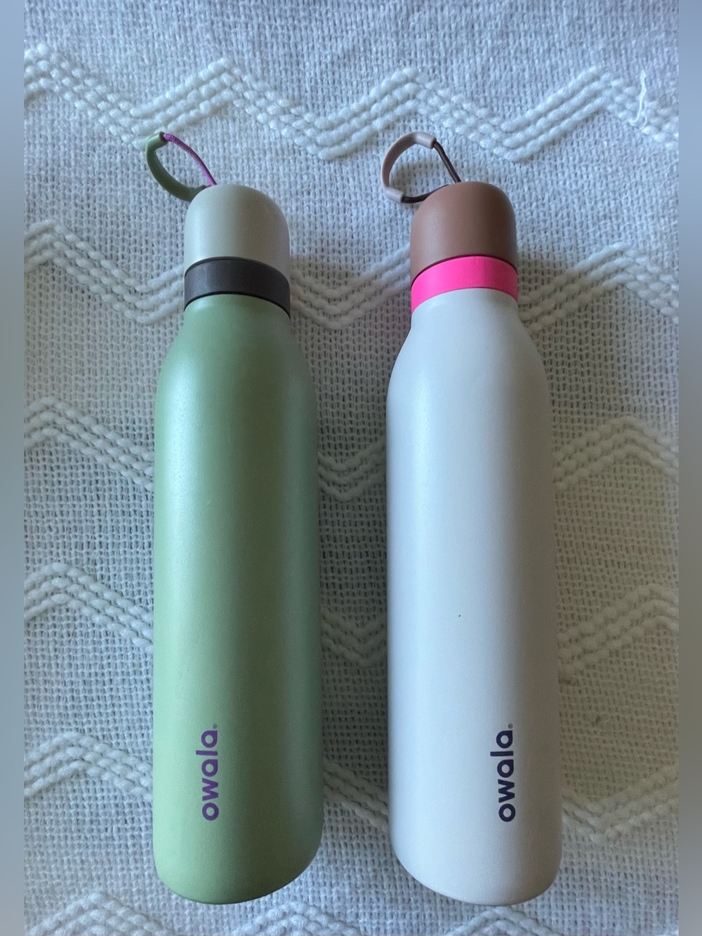 owala Stainless Steel Water Bottle Pair - Green & Pink 24oz (2 together $20)